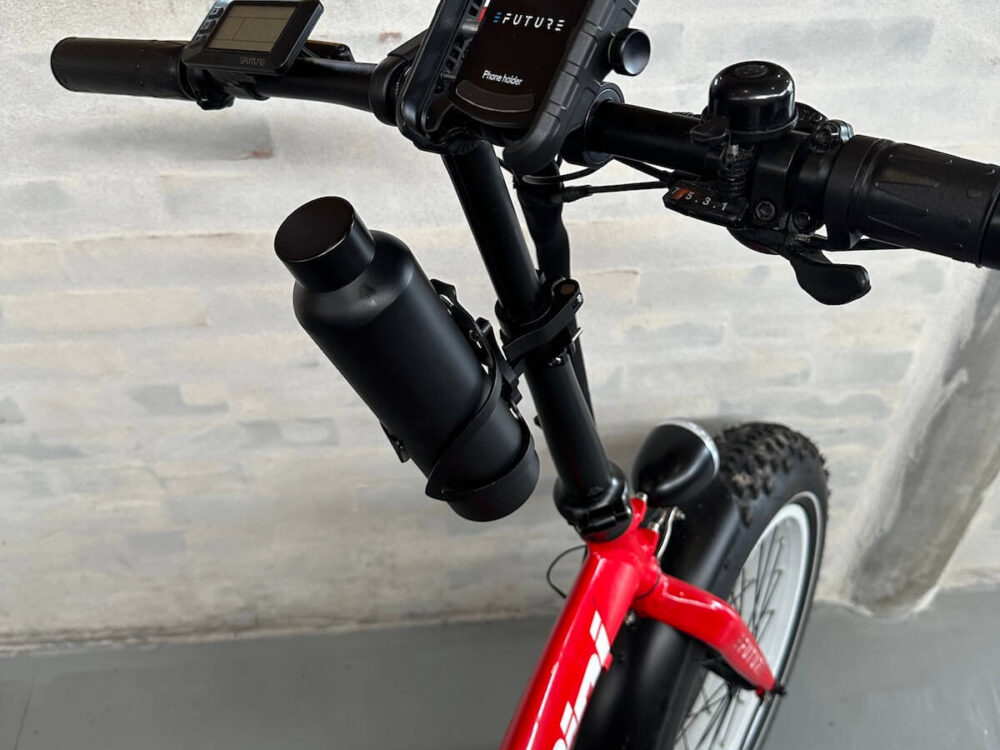 Flaskeholder inkl. beslag 5 Flaskeholder paa cykel