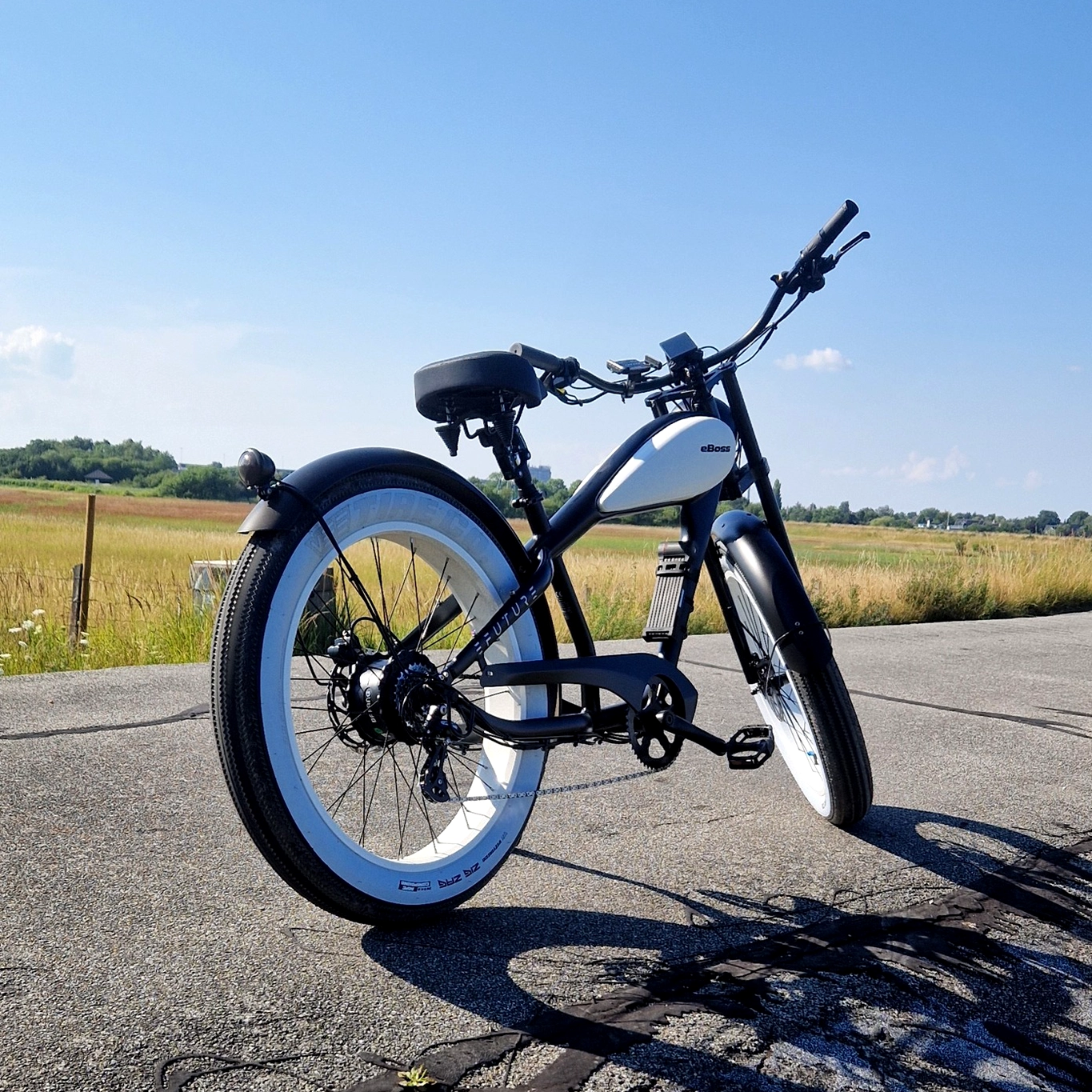 EFUTURE eBoss Fatbike Elcykel Motorcykel Sort med Hvide dæk