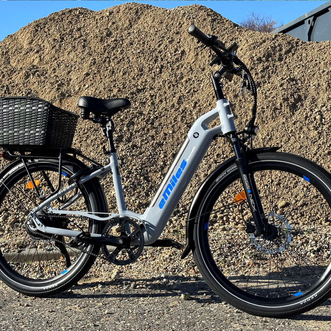 EFUTURE eMiles Elcykel Lys grå med blå styling